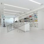 Refurbishment carried out in a pharmacy where the properties of Cementec microcement can be seen.