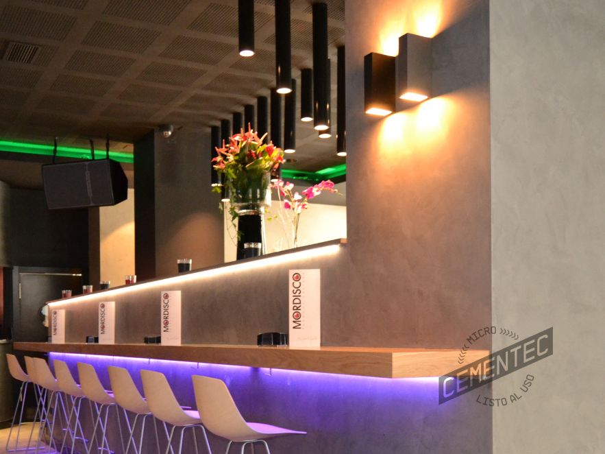 Microcement walls in a commercial premises or restaurant.
