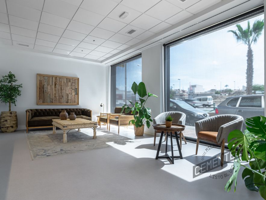 Detail of one of the rooms in a lawyer's office where ready-to-use microcement has been applied.