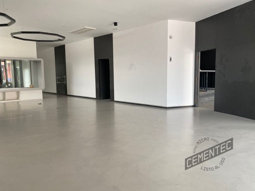 Application of Finish Forte Plus finish on high traffic floors.